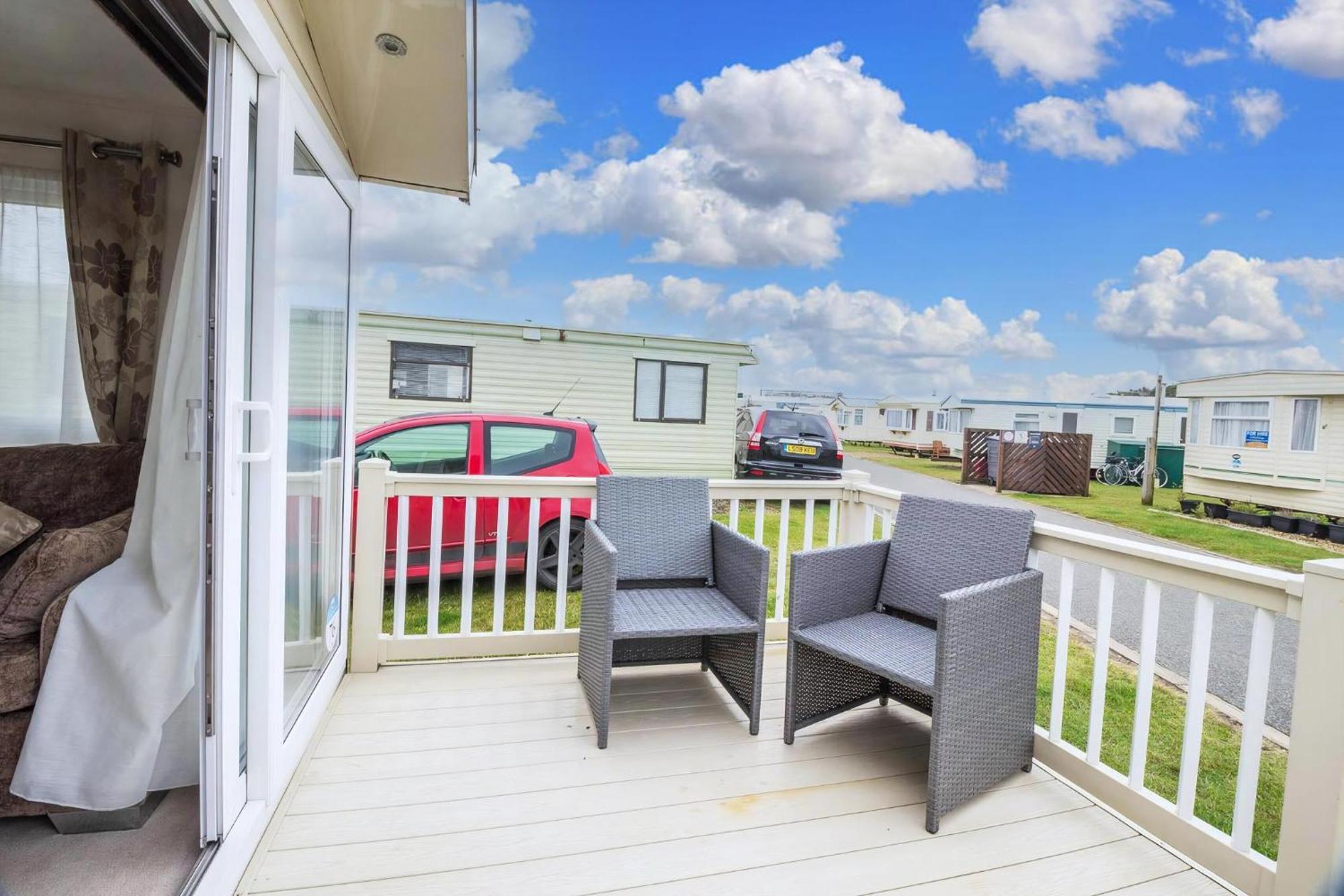 Beautiful 6 Berth Caravan By The Beach In Suffolk Ref 40076Nd Lowestoft Kültér fotó
