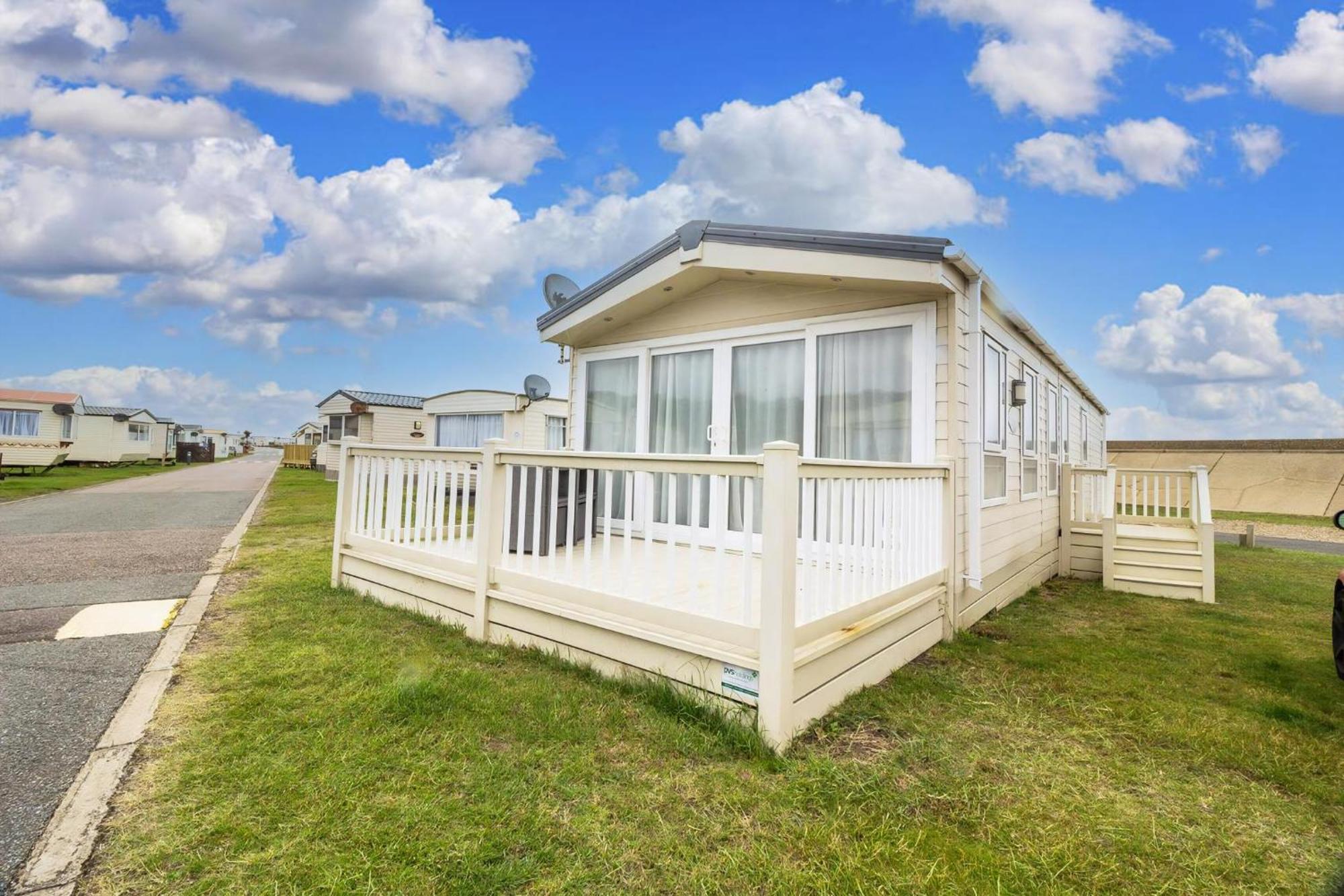 Beautiful 6 Berth Caravan By The Beach In Suffolk Ref 40076Nd Lowestoft Kültér fotó
